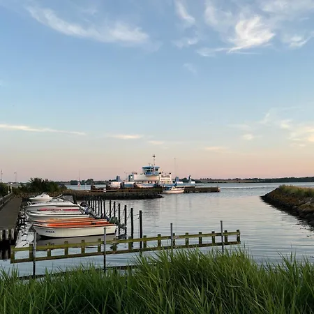 Nedlagt Gard I Naturen Med Ro Og Fred Og Samtidig Taet Pa Og Fiskeri Og Indkobsmuligheder Séjour chez l'habitant
