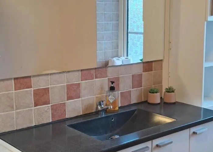 Habitación en casa particular Nedlagt Gard I Naturen Med Ro Og Fred Og Samtidig Taet Pa Og Fiskeri Og Indkobsmuligheder *