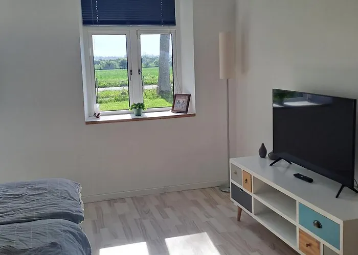 Nedlagt Gard I Naturen Med Ro Og Fred Og Samtidig Taet Pa Og Fiskeri Og Indkobsmuligheder Nordborg