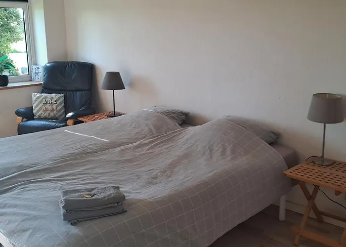 Nedlagt Gard I Naturen Med Ro Og Fred Og Samtidig Taet Pa Og Fiskeri Og Indkobsmuligheder * Nordborg