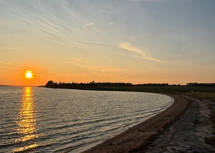 Nedlagt Gard I Naturen Med Ro Og Fred Og Samtidig Taet Pa Og Fiskeri Og Indkobsmuligheder *